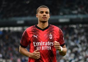 罗马诺：AC米兰后卫佳夫的转会谈判告吹，他拒绝转去科莫